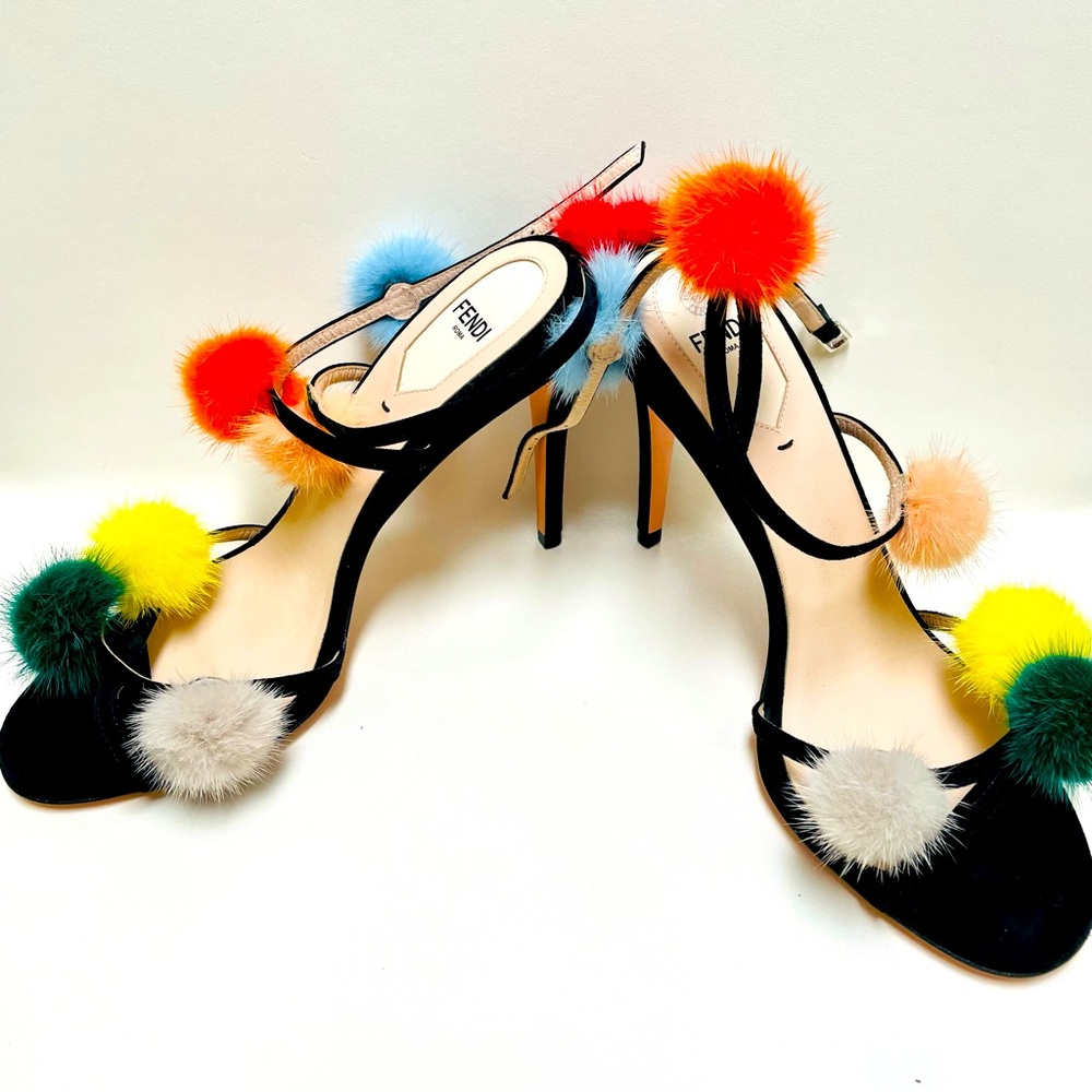 Fendi suede heeled sandal with mink fur pompoms NWOT size 38/8